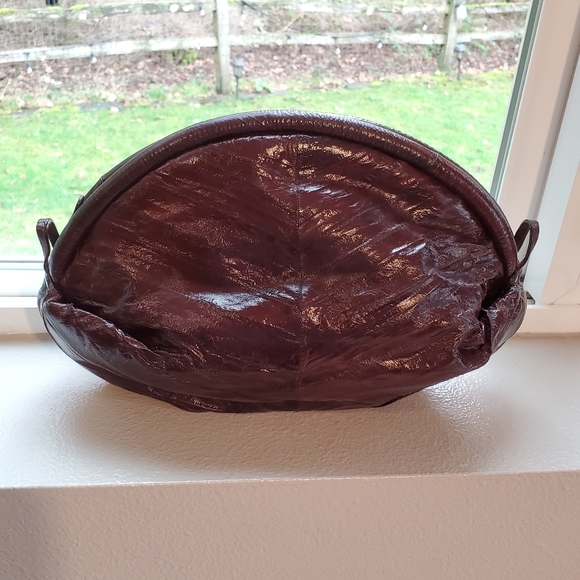 Vintage 1981 Leather of the Sea Clutch - Picture 3 of 14